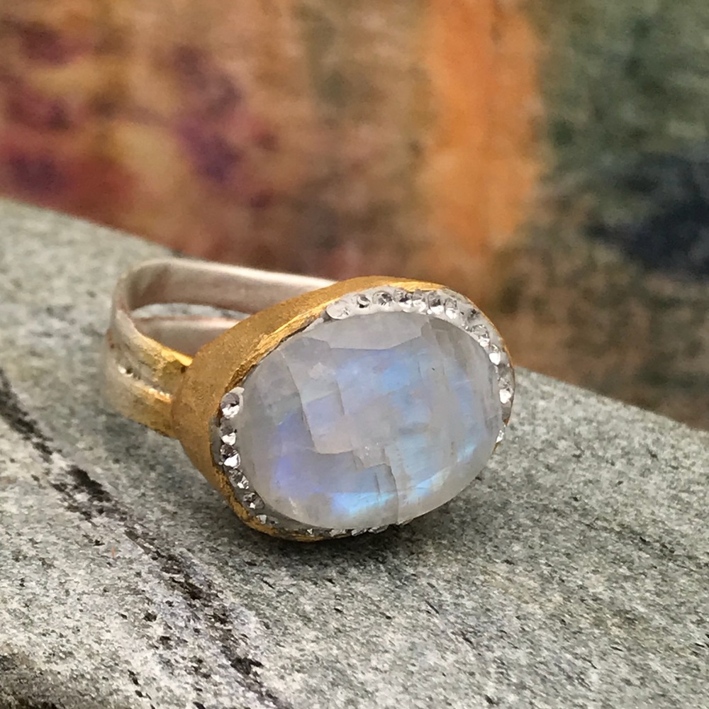 Handmade Moonstone Ring 24k gold & sterling silver - Picture 4 of 7